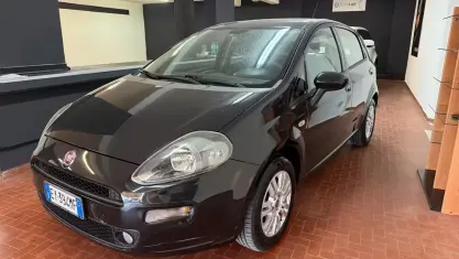 Usata Fiat Punto Lounge 69 CV (50 kW) 2015 Nero Utilitaria
