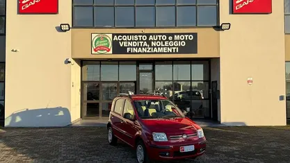 Rosso Usata 2010 Fiat Panda Dynamic Tre volumi | 3900 € (Buon prezzo)