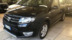 Nero Usata 2015 Dacia Sandero Stepway Tre volumi | 6900 € (Buon prezzo)