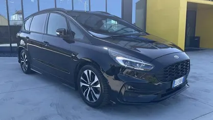 Begagnad Ford S-MAX Business Edition 190 HK (139 kW) 2022 Svart Minibuss