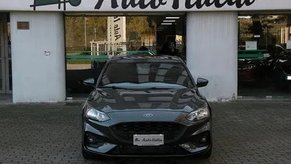 Grigio Usata 2021 Ford Focus ST-Line Station wagon | 16.500 € (Buon prezzo)