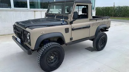 Usata Land Rover Defender 109 CV (80 kW) 1994 SUV