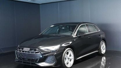 Nieuw Audi A3 Sportback e-tron S-Line 150 PK (110 kW) 2025 Zwart Hatchback