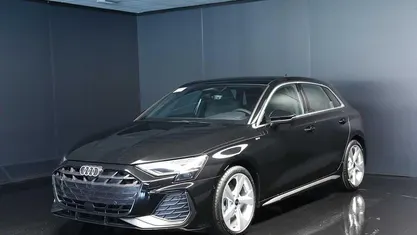 Nuova Audi A3 Sportback e-tron S-Line 150 CV (110 kW) 2025 Nero mithos Utilitaria