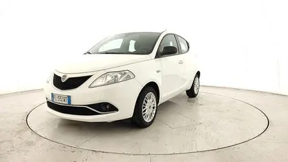 Bianco Usata 2017 Lancia Ypsilon Gold Due volumi | 7500 € (Ottimo prezzo)