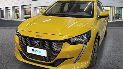 Usata Peugeot e-208 Active 100 kW (136 CV) 2021 Giallo Utilitaria