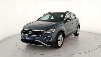 Usata VW T-Roc Life 150 CV (110 kW) 2025 Grigio metallizzato SUV