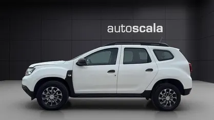 Usata Dacia Duster Essentiel 101 CV (74 kW) 2021 Bianco SUV