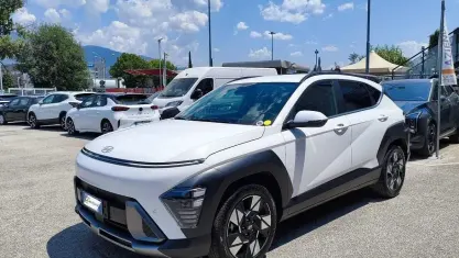 Usata Hyundai Kona 105 CV (77 kW) 2023 Bianco SUV