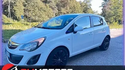 Usata Opel Corsa Edition 86 CV (63 kW) 2014 Berlina