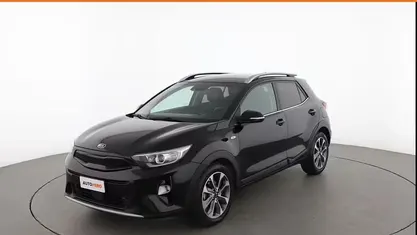 Usado Kia Stonic 110 CV (80 kW) 2018 Negro SUV