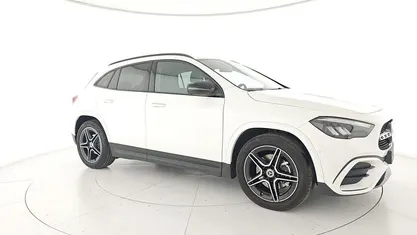 Bianco Usata 2024 Mercedes GLA200 AMG Line Premium SUV | 42.900 € (Buon prezzo)