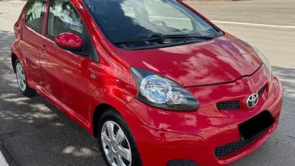 Usata Toyota Aygo 68 CV (50 kW) 2011 Rosso Utilitaria