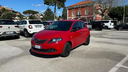 Rosso Usata 2022 Lancia Ypsilon Silver Due volumi | 11.900 € (Buon prezzo)