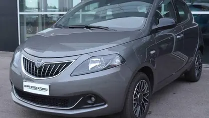 Grigio Usata 2024 Lancia Ypsilon S Due volumi | 14.300 € (Buon prezzo)