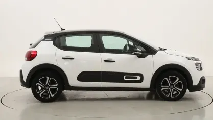 Używany Citroën C3 Shine 83 KM (61 kW) 2023 Hatchback