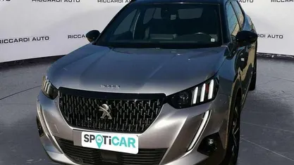 Grigio Usata 2021 Peugeot 2008 GT SUV | 18.500 € (Buon prezzo)