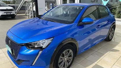 Blu Usata 2020 Peugeot e-208 Allure Due volumi | 14.900 € (Buon prezzo)