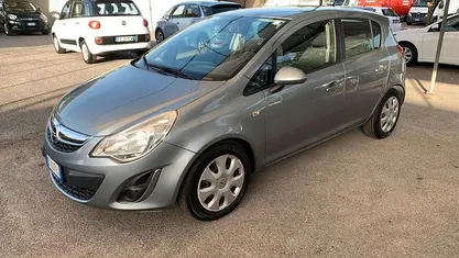 Usata Opel Corsa Edition 85 CV (62 kW) 2013 Utilitaria