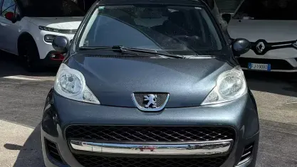 Usata Peugeot 107 68 CV (50 kW) 2009 Grigio Utilitaria