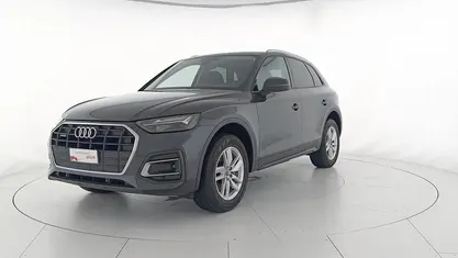 Usata Audi Q5 Business 204 CV (150 kW) 2021 Grigio manhattan metallizzato SUV