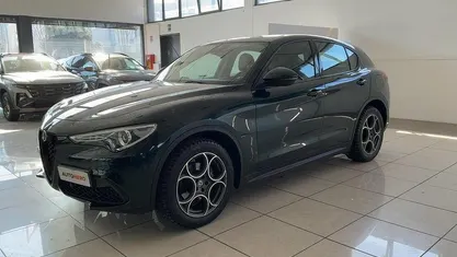 Usata Alfa Romeo Stelvio Sprint 190 CV (139 kW) 2020 Verde SUV