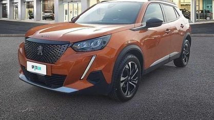 Usata Peugeot 2008 Allure 101 CV (74 kW) 2023 Arancione SUV