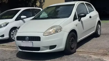 Usata Fiat Grande Punto S 75 CV (55 kW) 2011 Bianco Utilitaria