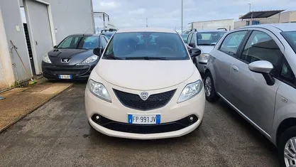 Usata Lancia Ypsilon Gold 95 CV (69 kW) 2018 Utilitaria