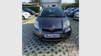 Usata Toyota Yaris 90 CV (66 kW) 2009 Grigio Berlina