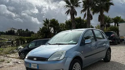 Usata Ford Fiesta Ghia 68 CV (50 kW) 2005 Berlina