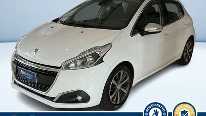 Usata 2016 Peugeot 208 Allure Due volumi | 9800 € (Buon prezzo)
