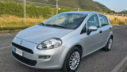 Usata Fiat Punto Lounge 77 CV (56 kW) 2016 Grigio Utilitaria