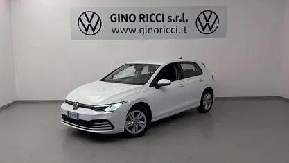 Usata VW Golf VIII Life 116 CV (85 kW) 2021 Bianco Utilitaria