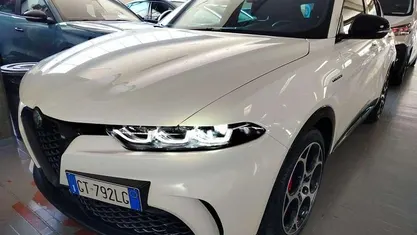 Bianco Usata 2024 Alfa Romeo Tonale Veloce SUV | 26.950 € (Ottimo prezzo)