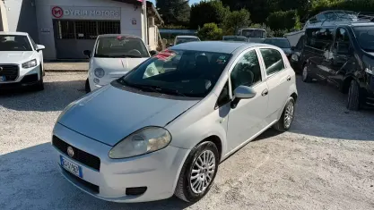 Usata Fiat Grande Punto 77 CV (56 kW) 2013 Grigio Utilitaria