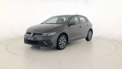 Usata VW Polo Life 95 CV (69 kW) 2023 Smoky grey metallizzato Utilitaria
