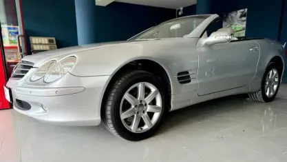 Käytetty Mercedes SL500 306 HP (225 kW) 2002 Hopea Avoauto