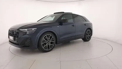 Usata Audi Q8 S-Line 286 CV (210 kW) 2025 Grigio waitomo metallizzato SUV
