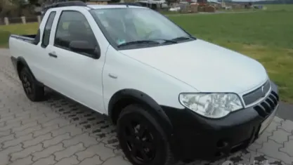 Usata Fiat Strada 84 CV (61 kW) 2008 Bianco Pick-up