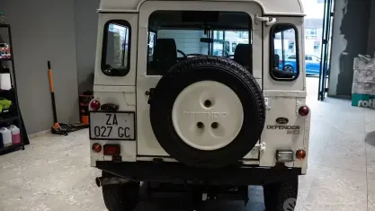 Usata Land Rover Defender 122 CV (89 kW) 2000 Bianco Station wagon