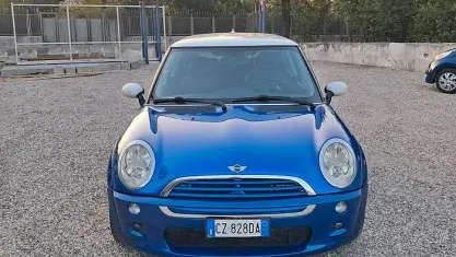 Usata Mini One D 88 CV (64 kW) 2006 Bluazzurro Utilitaria