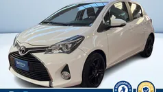 Bianco pastello Usata 2015 Toyota Yaris Tre volumi | 11.700 € (Cara)