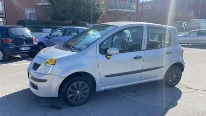 Usata Renault Modus Dynamique 75 CV (55 kW) 2005 Argento Monovolume
