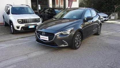 Grigio Usata 2017 Mazda 2 Exceed Tre volumi | 10.500 € (Ottimo prezzo)