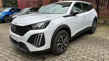 Usata Peugeot 2008 Active 102 CV (75 kW) 2024 SUV