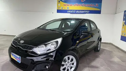 Nero Usata 2013 Kia Rio Active Tre volumi | 6290 € (Buon prezzo)