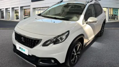 Usata Peugeot 2008 Allure 102 CV (75 kW) 2019 Bianco SUV