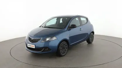 Usata Lancia Ypsilon Gold 70 CV (51 kW) 2021 Blu Utilitaria