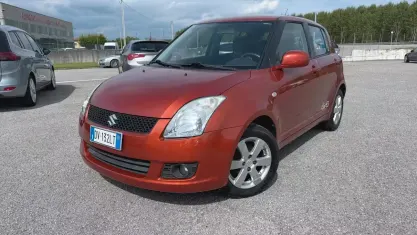 Usata Suzuki Swift GL 92 CV (67 kW) 2009 Arancione Utilitaria